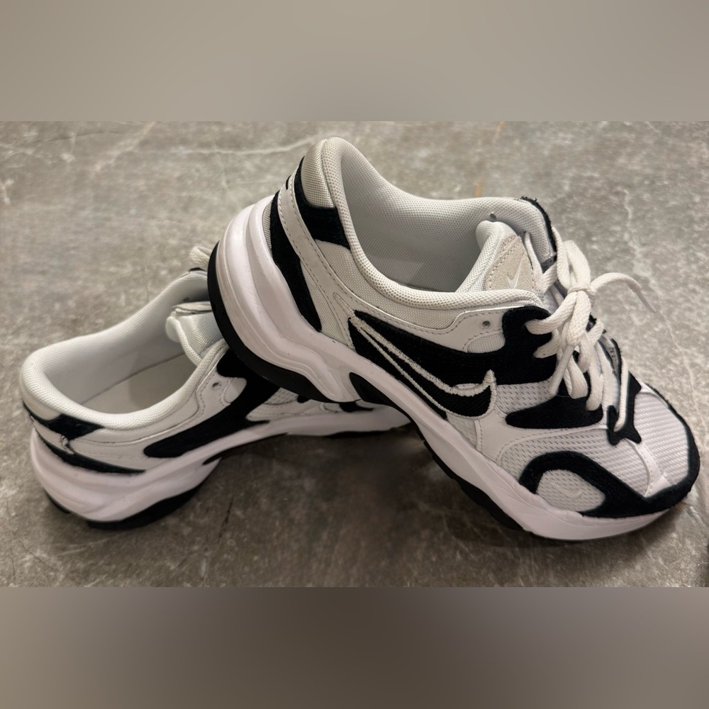 Nike Black and White Athletic Shoes